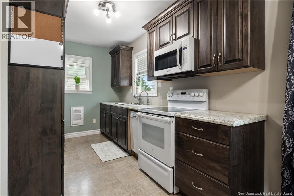 178 Churchill - Image 10