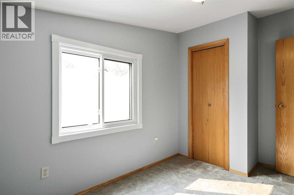 215 Homestead Close - Photo 9