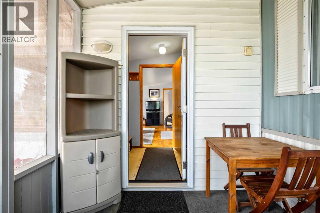 215 Homestead Close