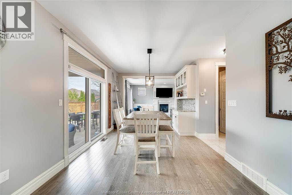 1096 CHARLOTTE CRESCENT - 12