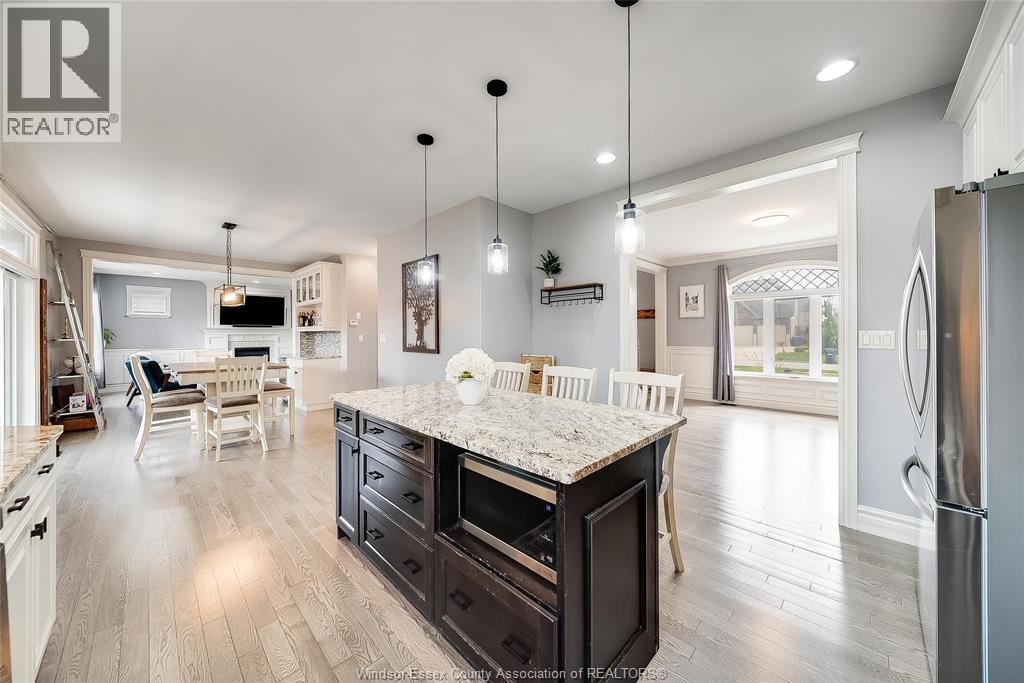 1096 CHARLOTTE CRESCENT - 16