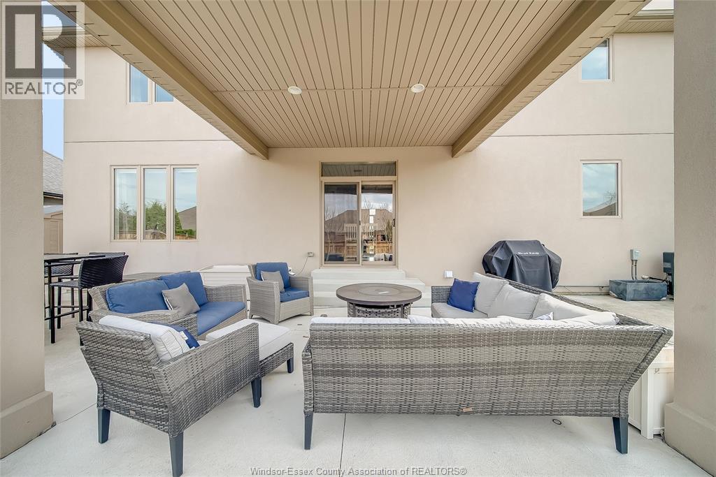 1096 CHARLOTTE CRESCENT - 41
