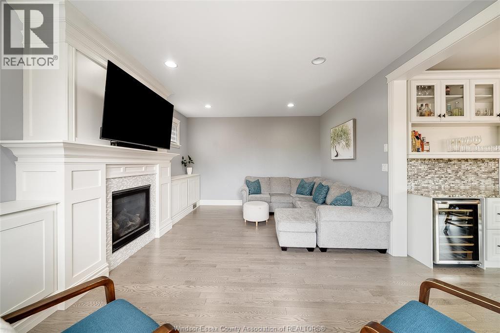 1096 CHARLOTTE CRESCENT - 7