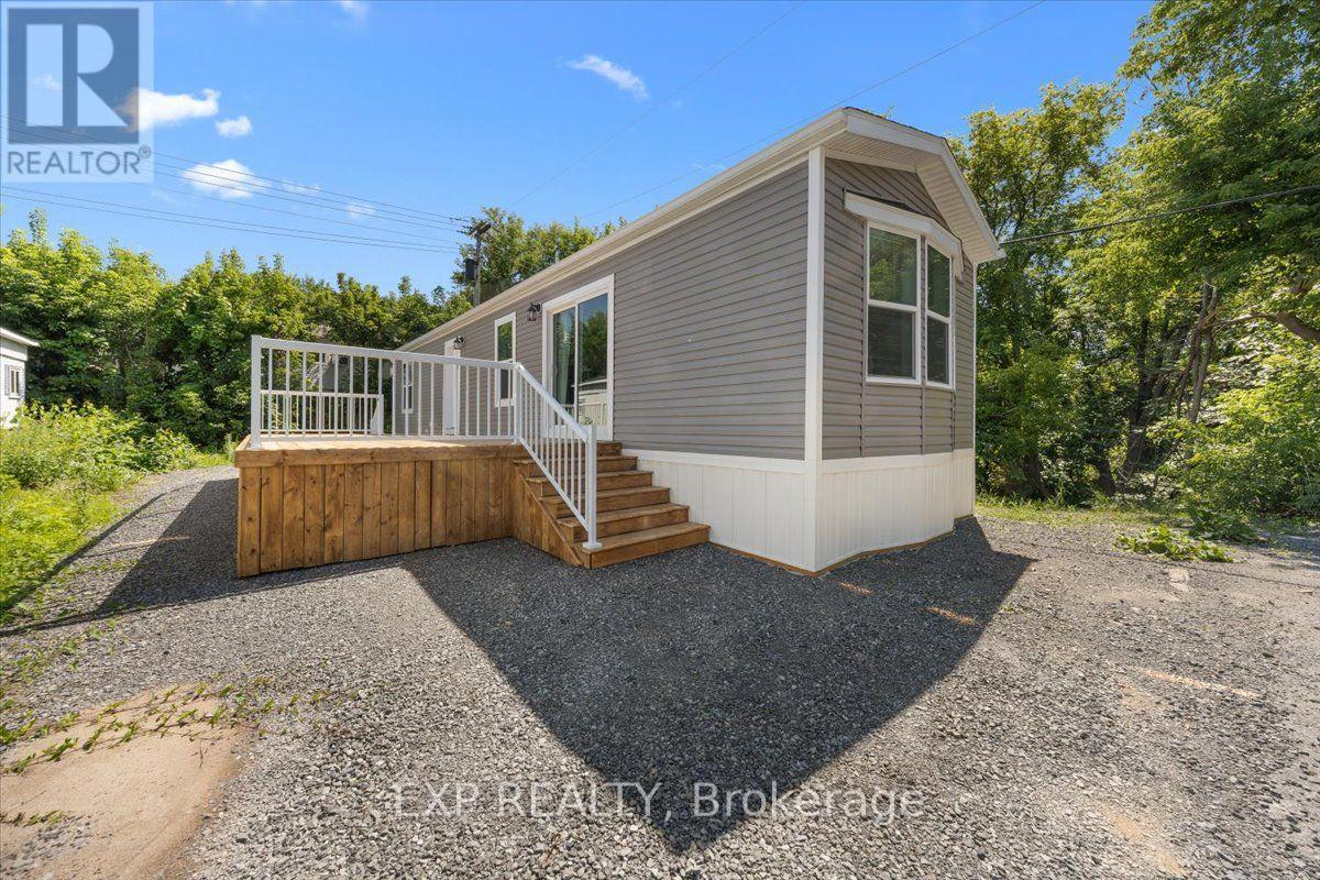 35 VANIER ROAD - 7