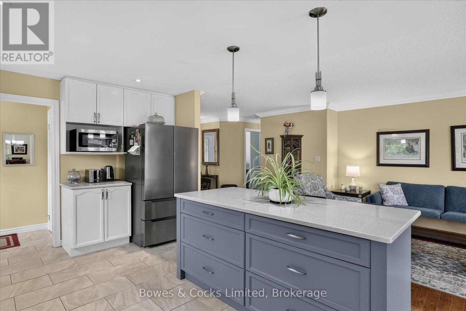 19 LORI BOULEVARD - Image 15