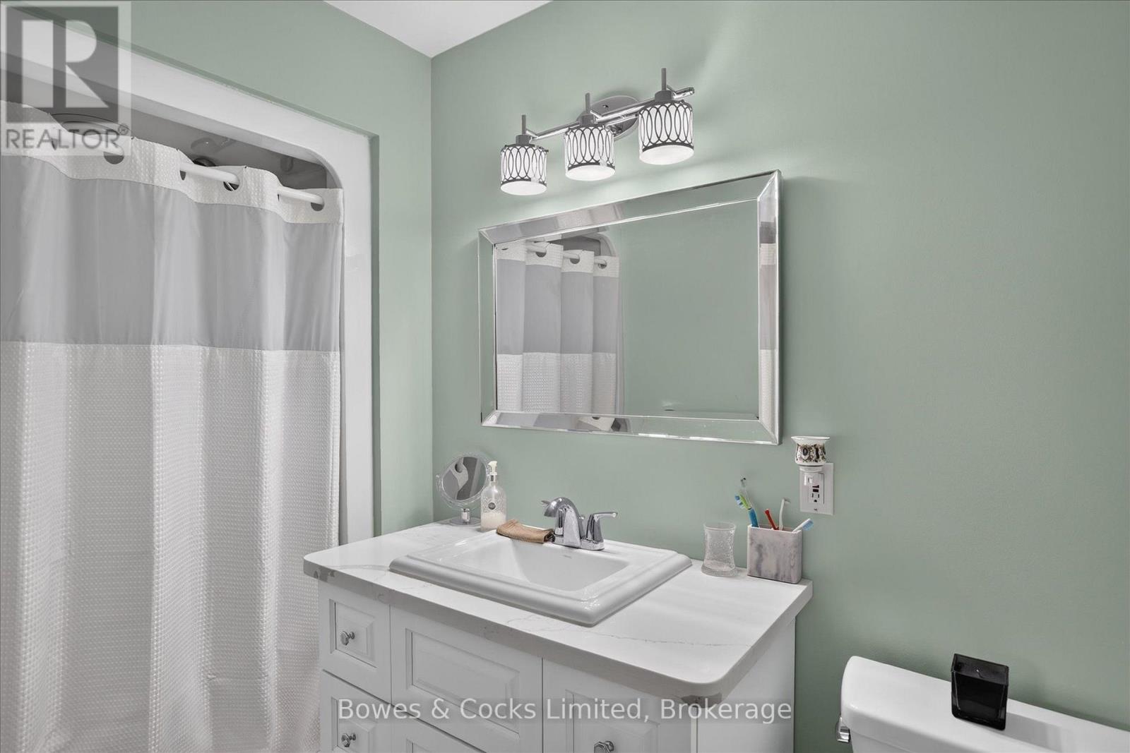 19 LORI BOULEVARD - Image 22