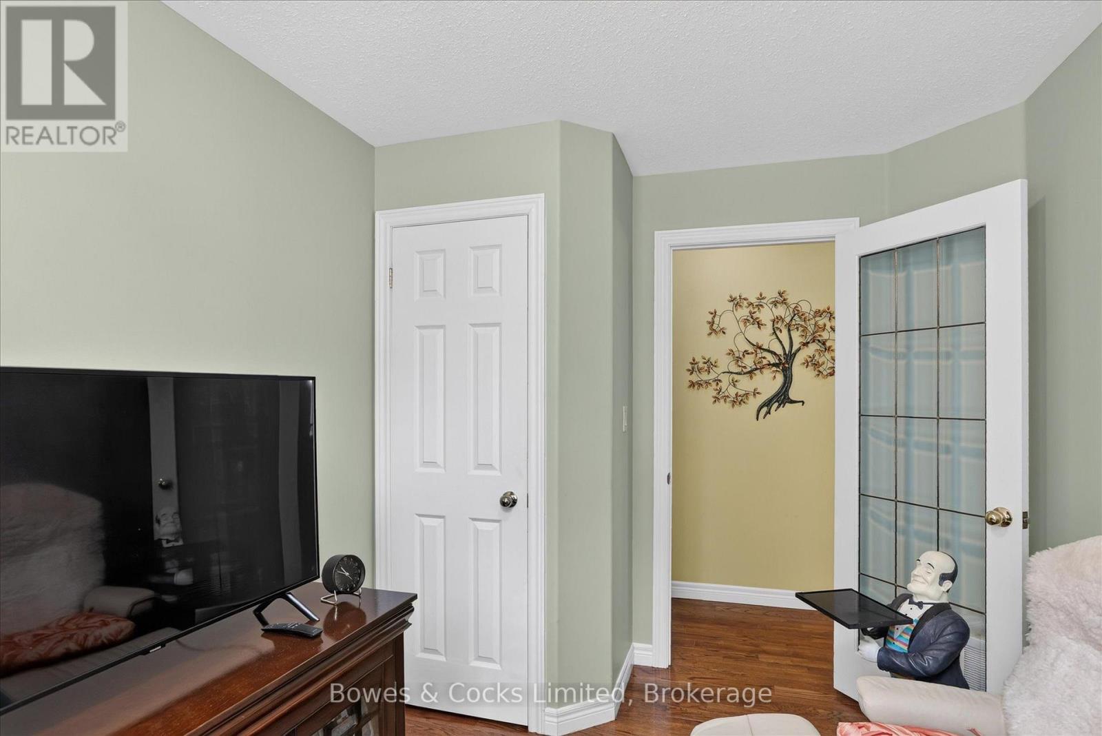 19 LORI BOULEVARD - Image 26
