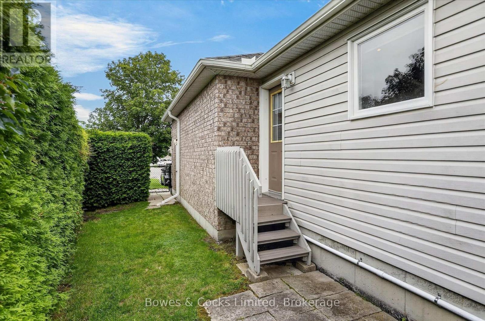 19 LORI BOULEVARD - 48