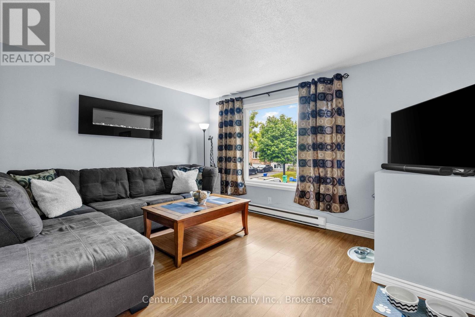 718 MOUNTAIN ASH ROAD - Image 10