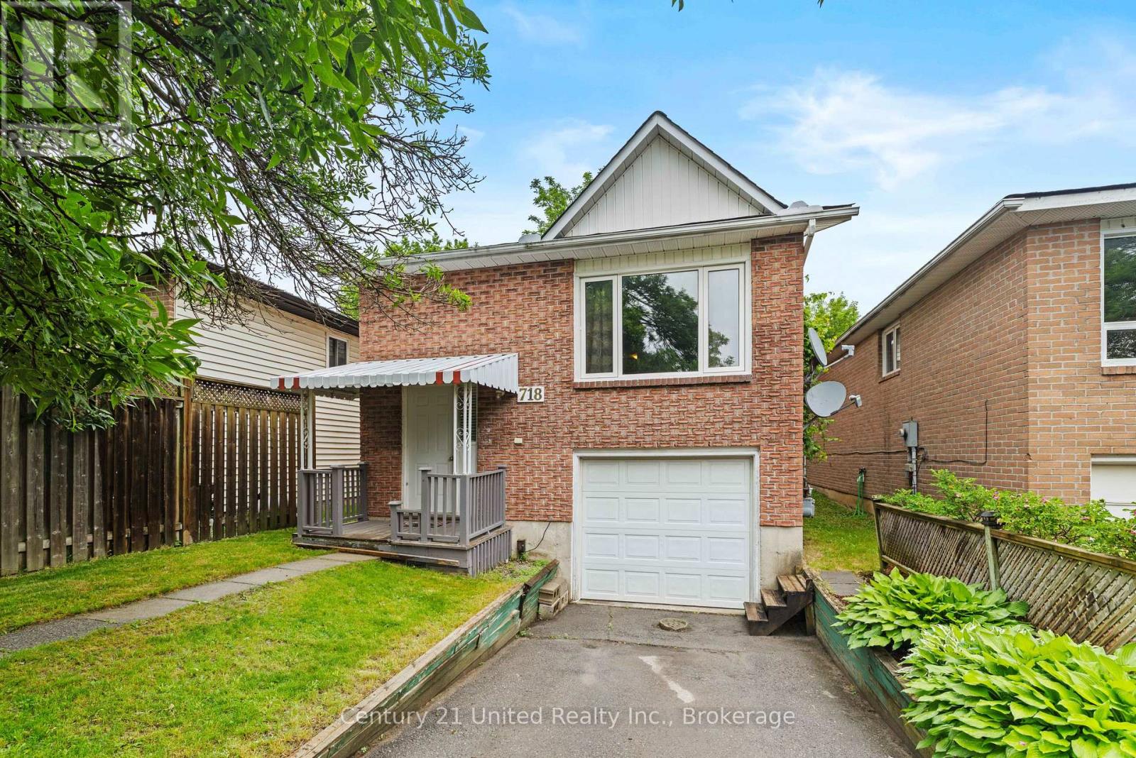 718 MOUNTAIN ASH ROAD - 2