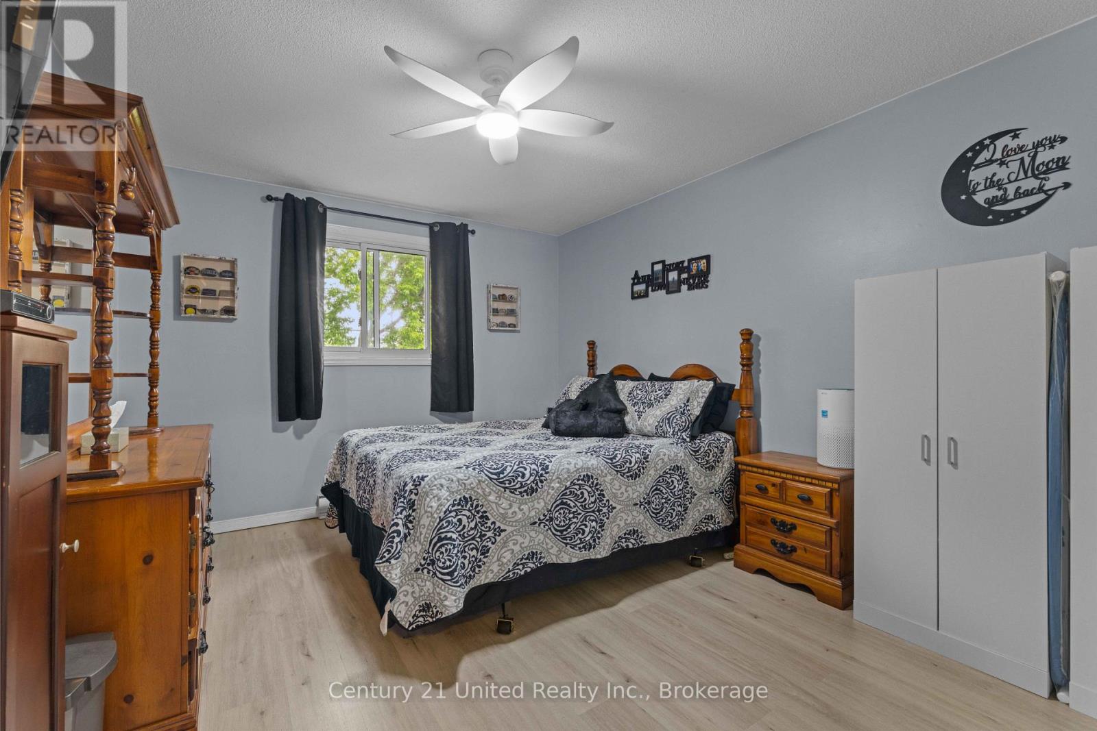 718 MOUNTAIN ASH ROAD - 20