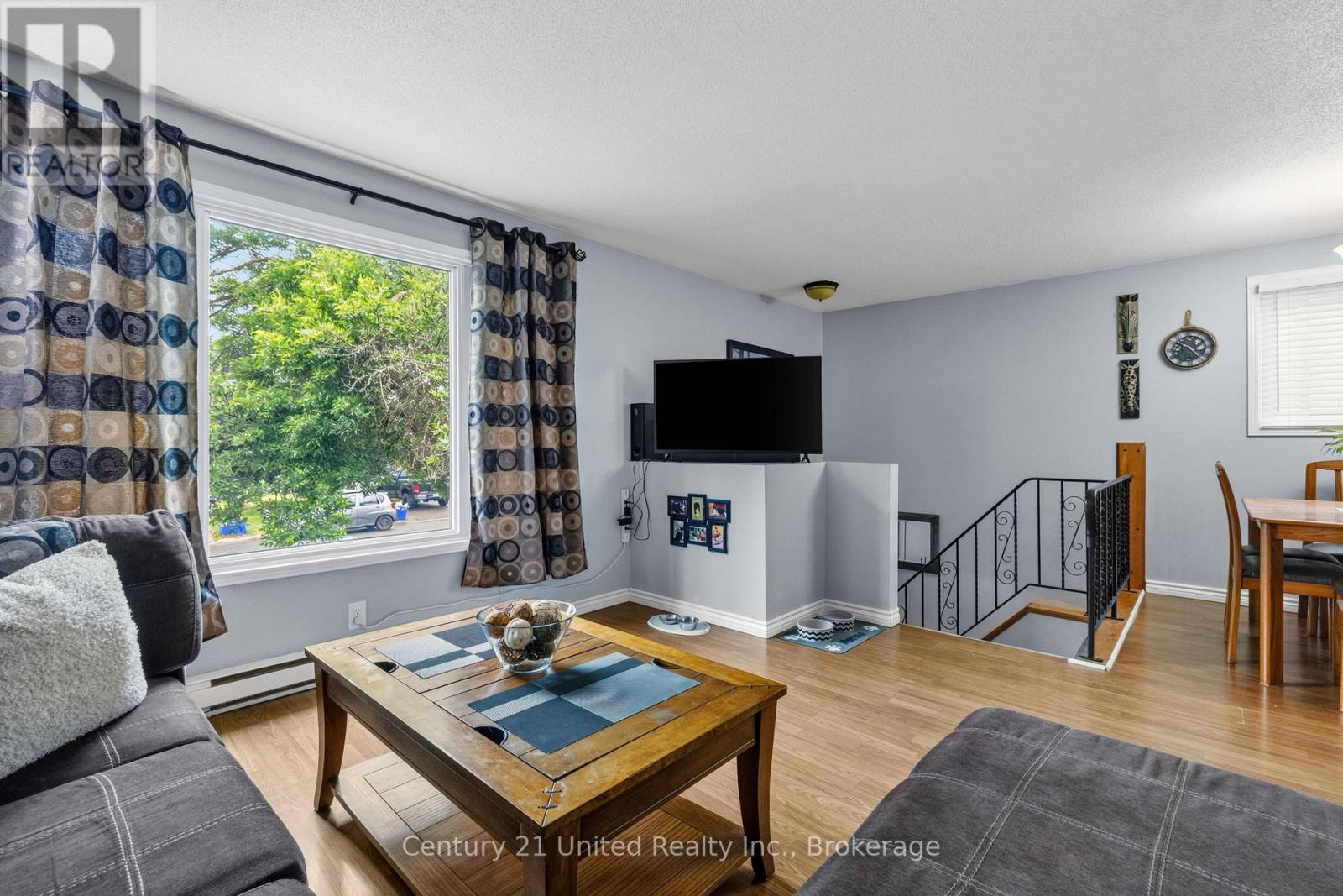 718 MOUNTAIN ASH ROAD - Image 4
