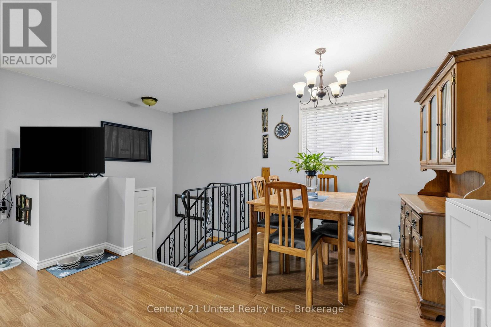 718 MOUNTAIN ASH ROAD - Image 5