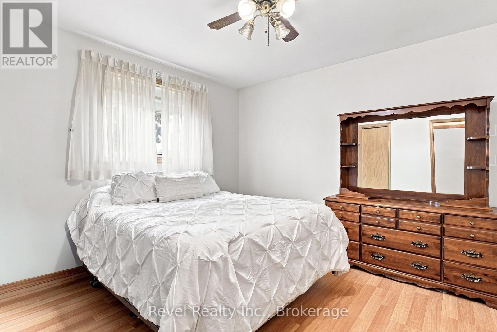 43 WILSON AVENUE - 18