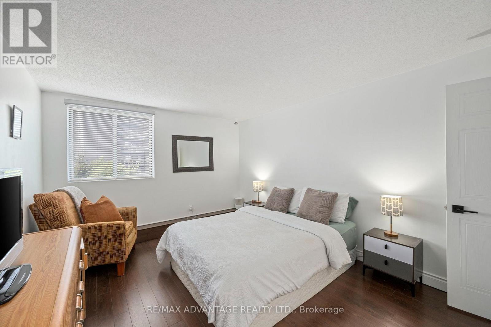 #708 570 PROUDFOOT LANE - Image 18