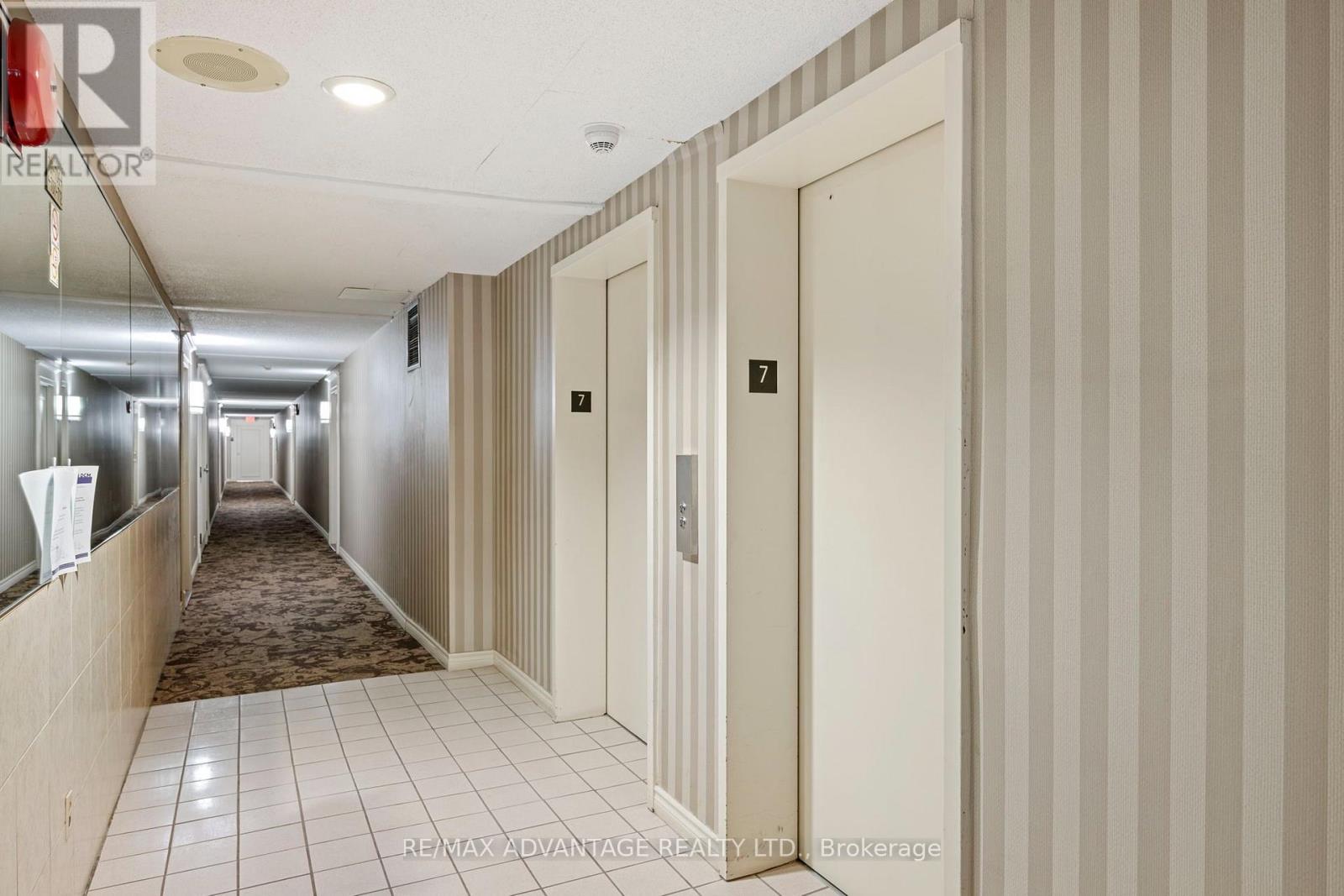 #708 570 PROUDFOOT LANE - Image 26