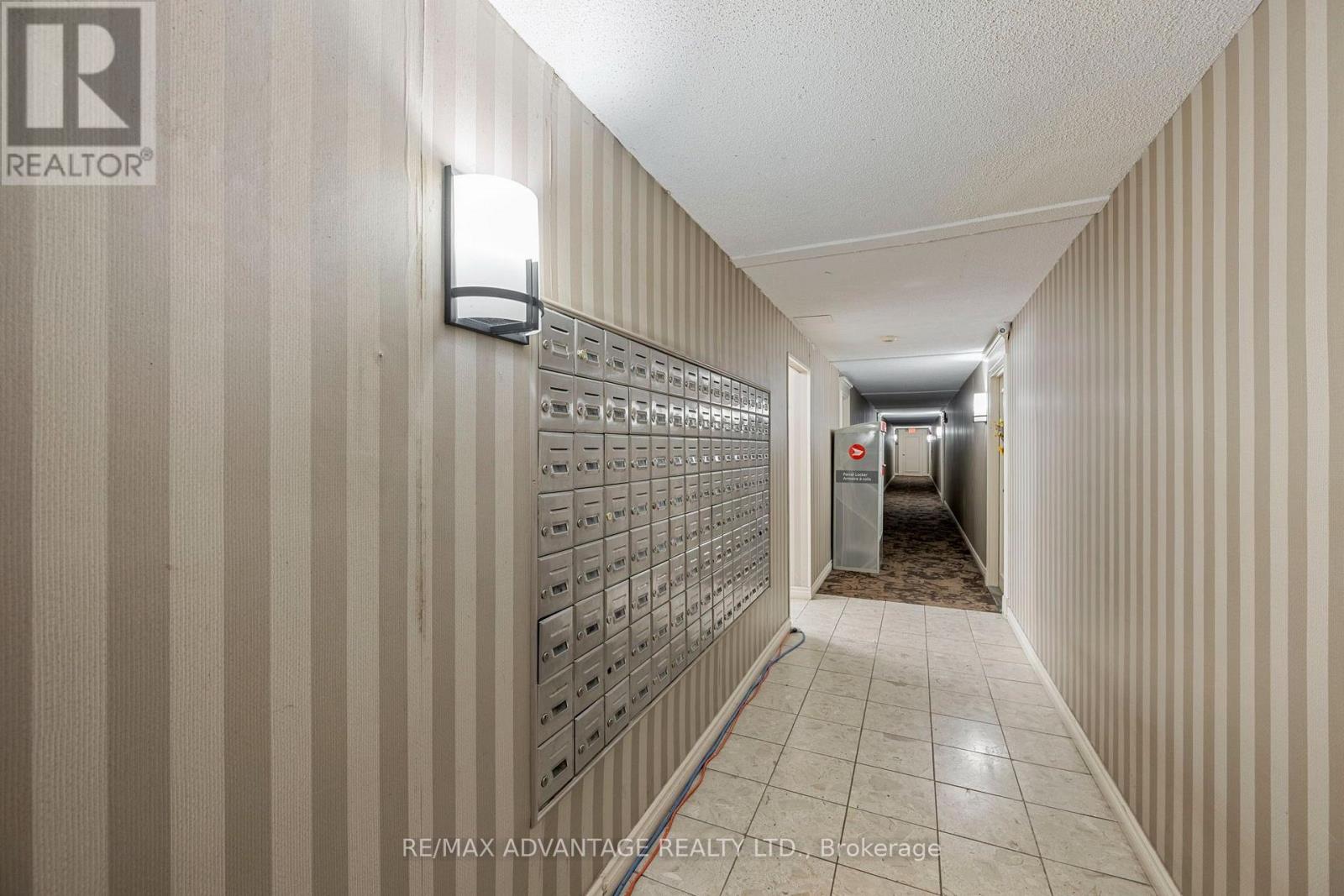 #708 570 PROUDFOOT LANE - Image 31