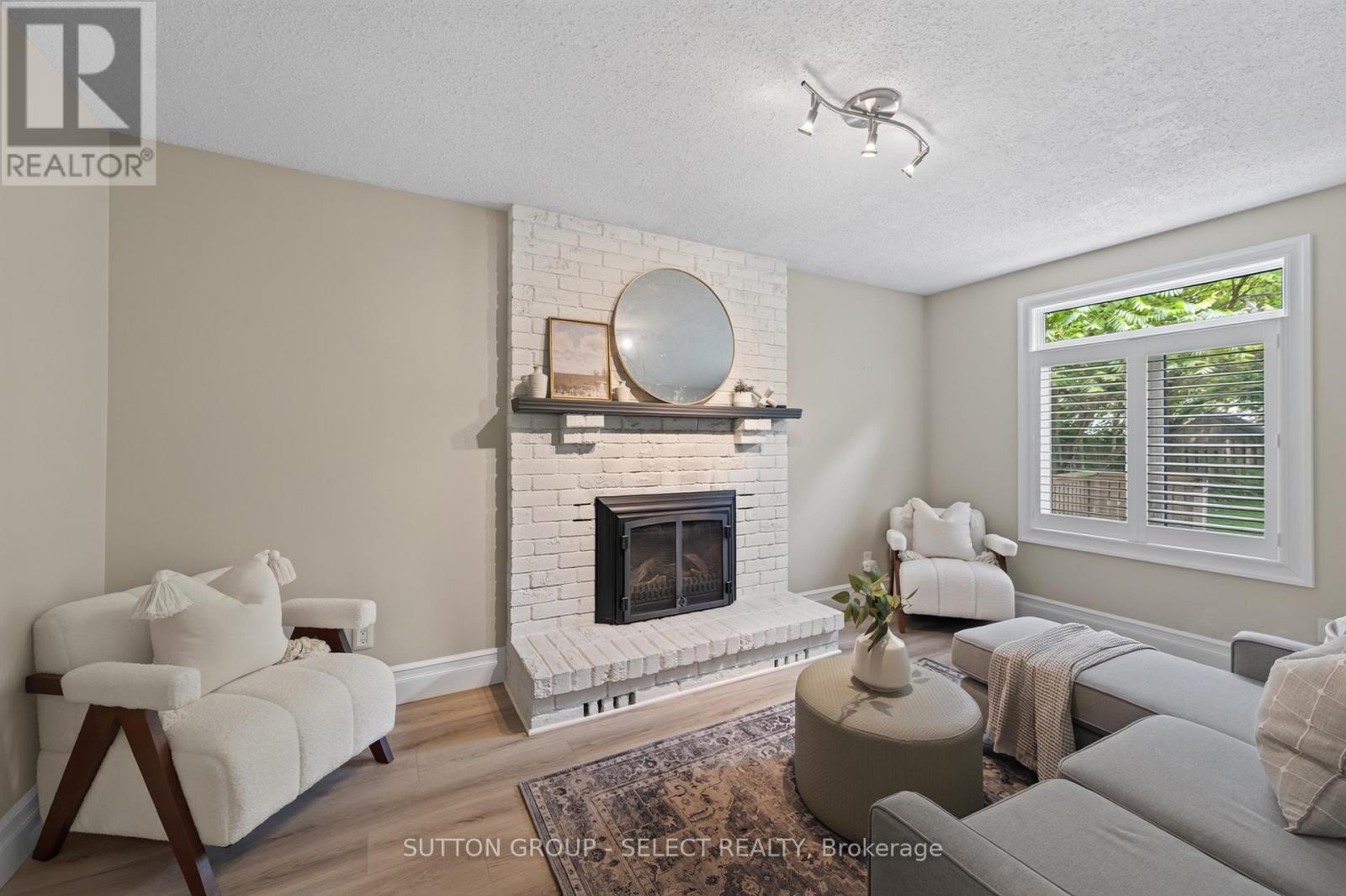 12 BANTING CRESCENT - Image 9