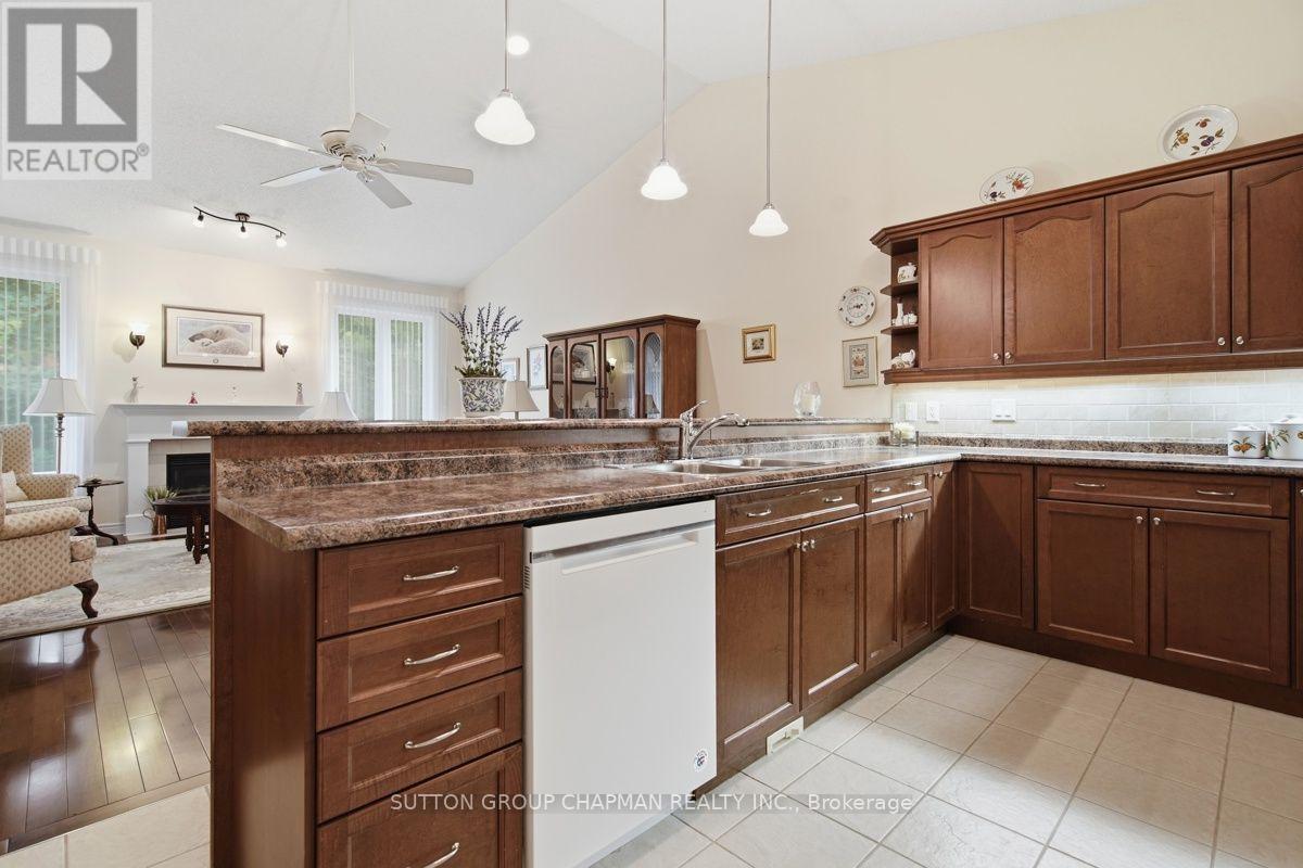 #15 455 HYDE PARK ROAD - Image 20