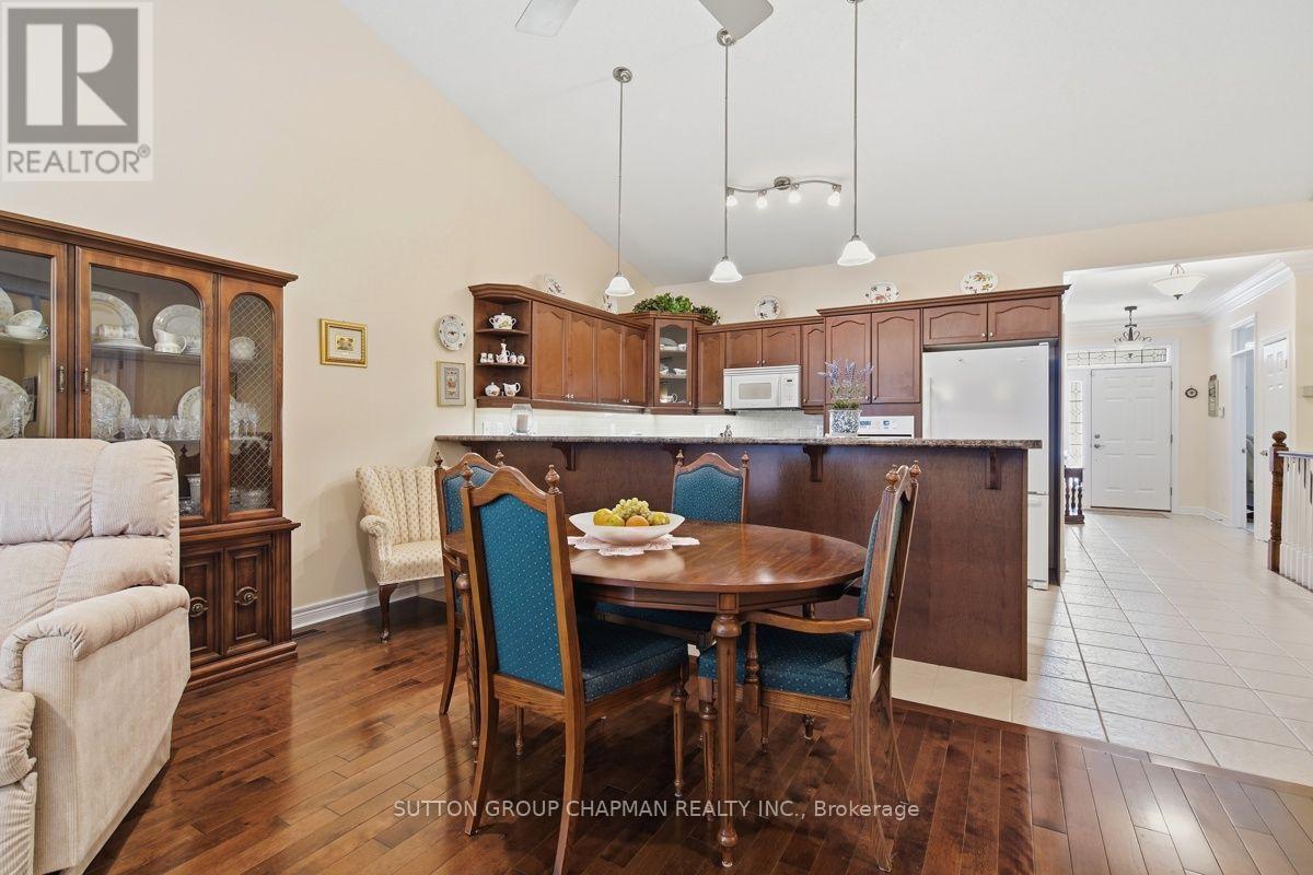 #15 455 HYDE PARK ROAD - Image 24