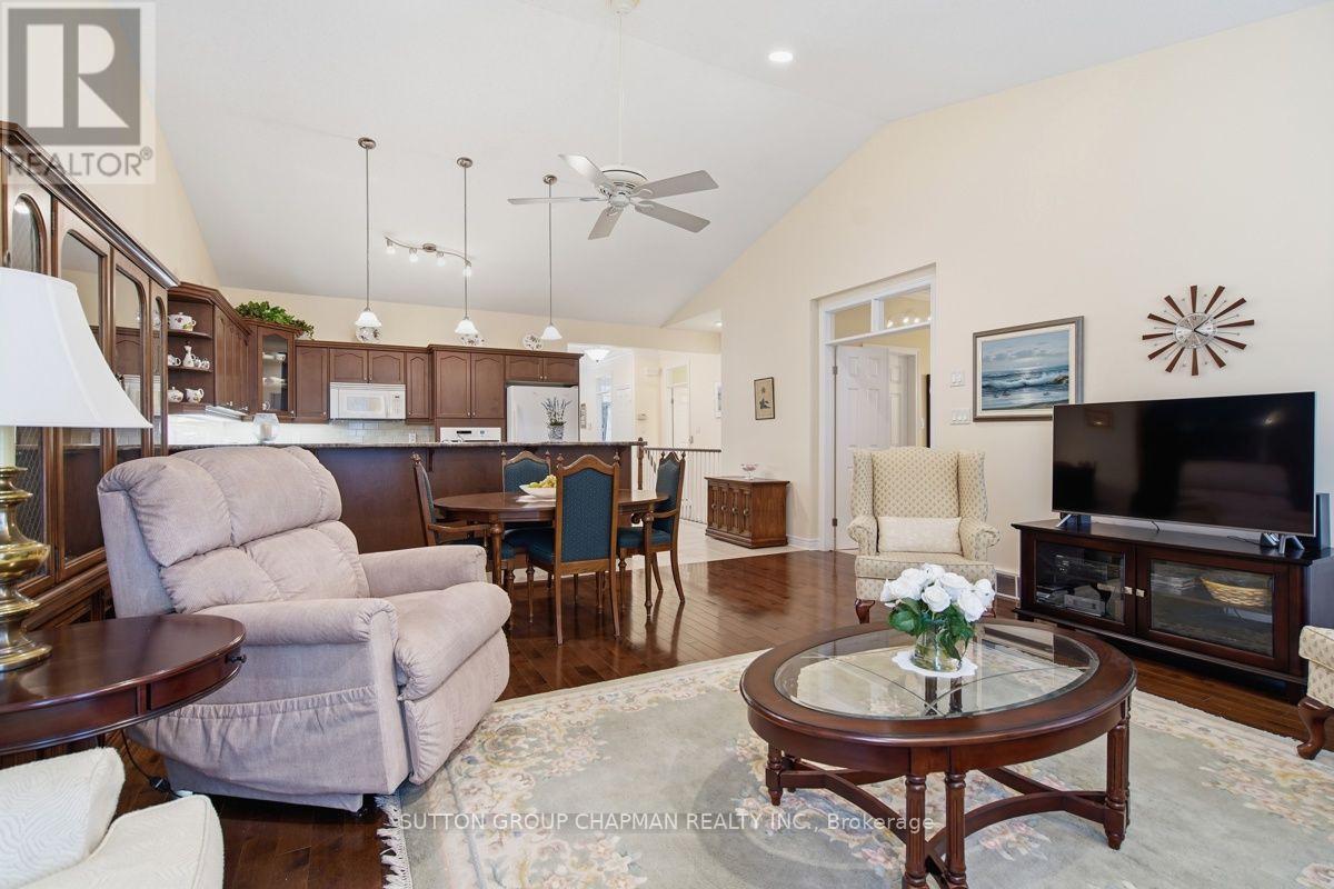 #15 455 HYDE PARK ROAD - Image 27