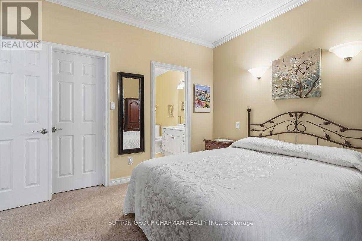 #15 455 HYDE PARK ROAD - Image 31