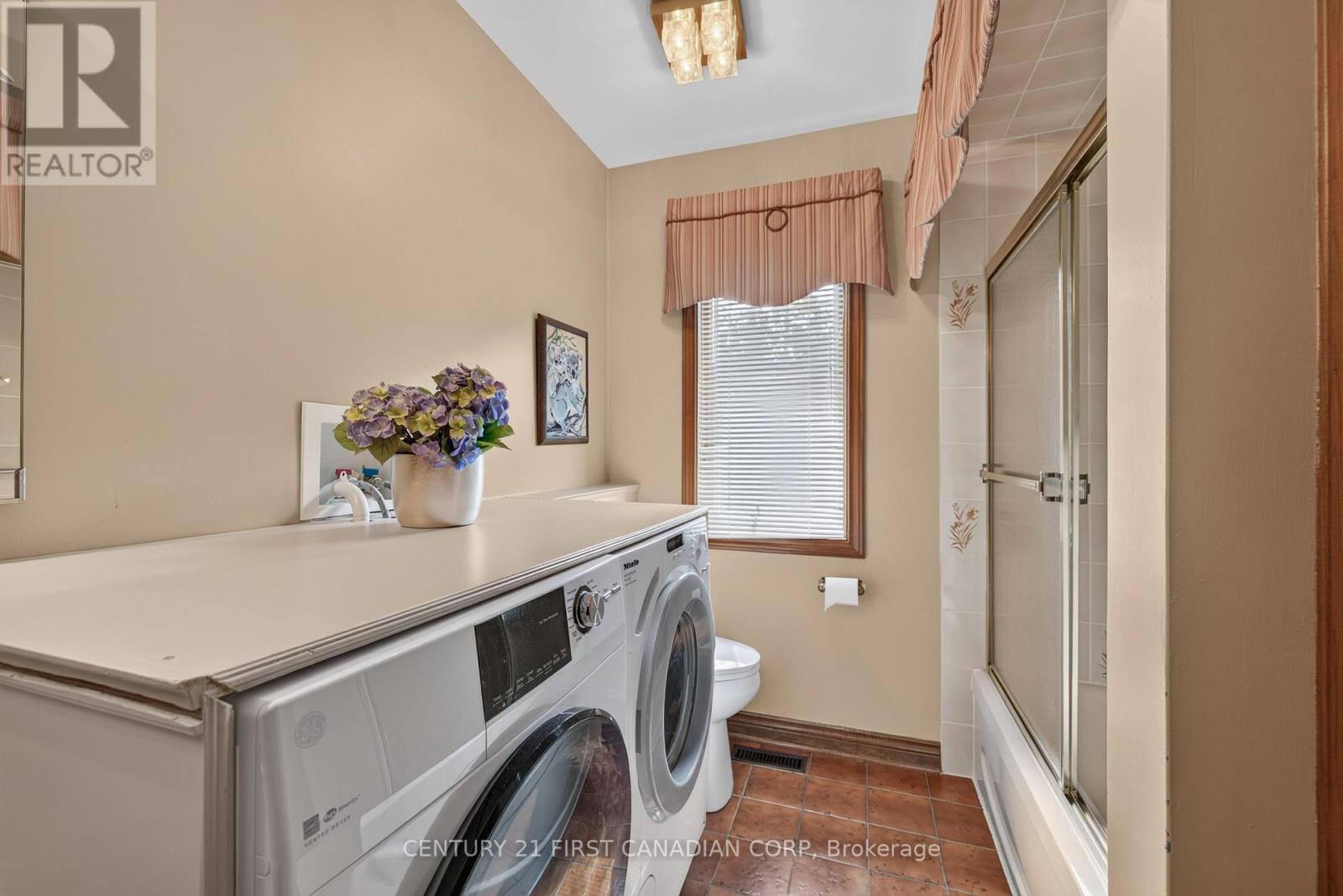 27 STIRRUP COURT - Image 13