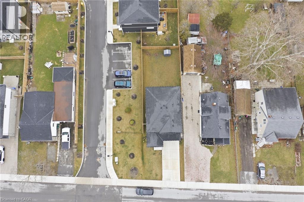 121 MOFFATT Street - 35