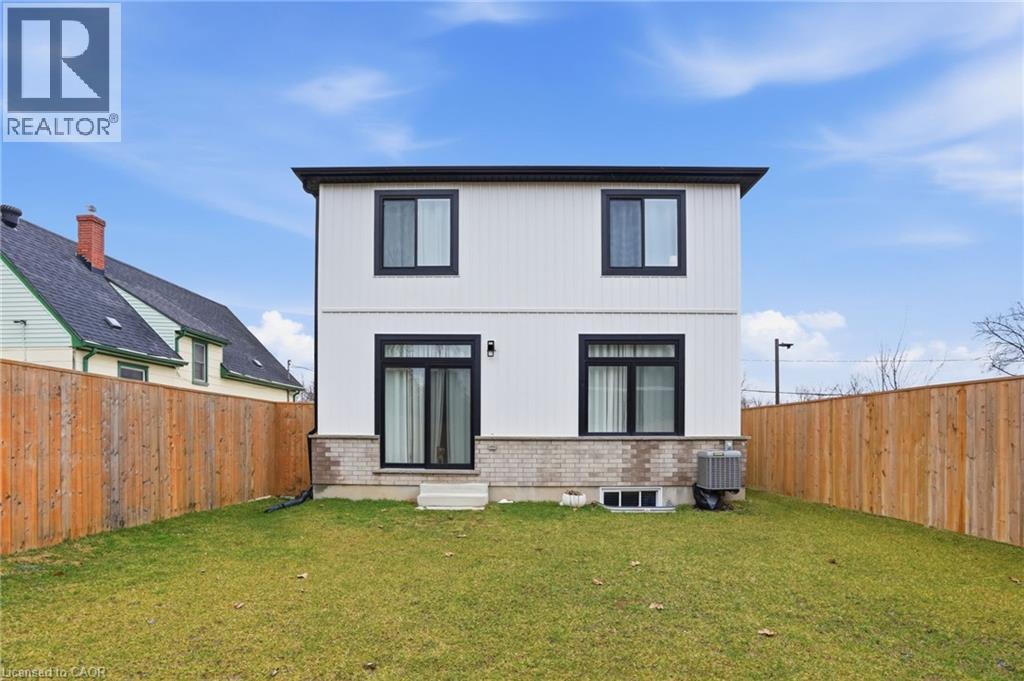 121 MOFFATT Street - 30
