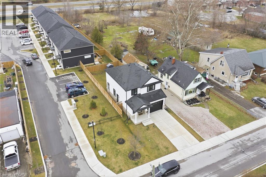 121 MOFFATT Street - 39