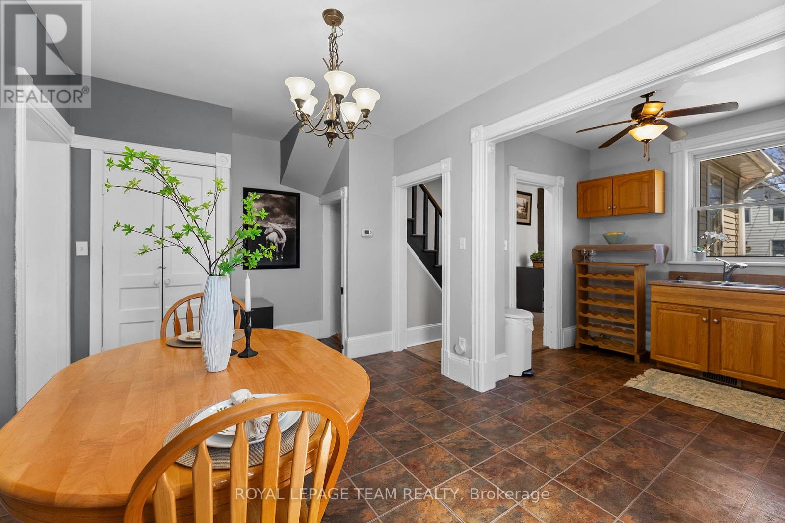 544 MACKAY STREET - 11