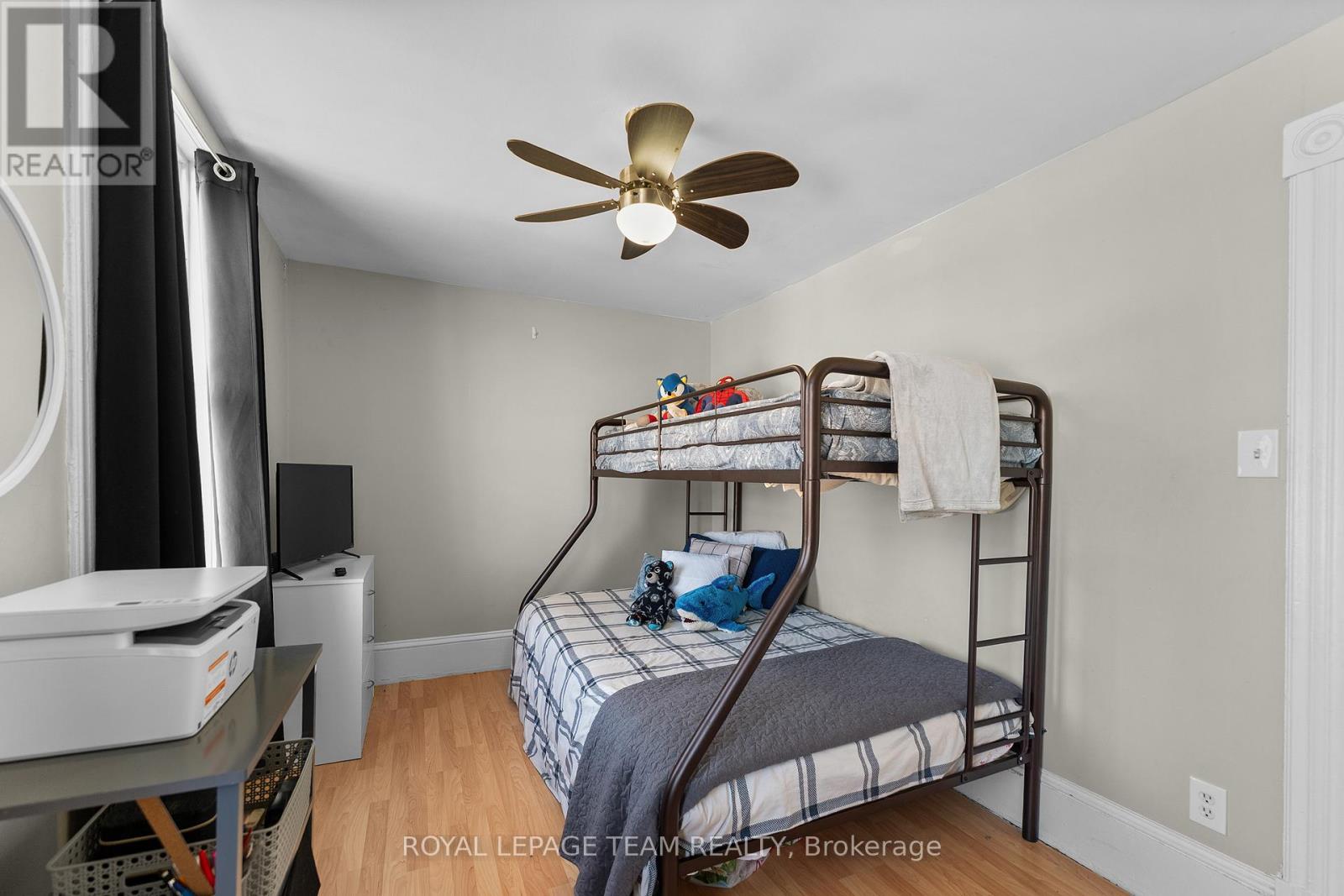 544 MACKAY STREET - 22