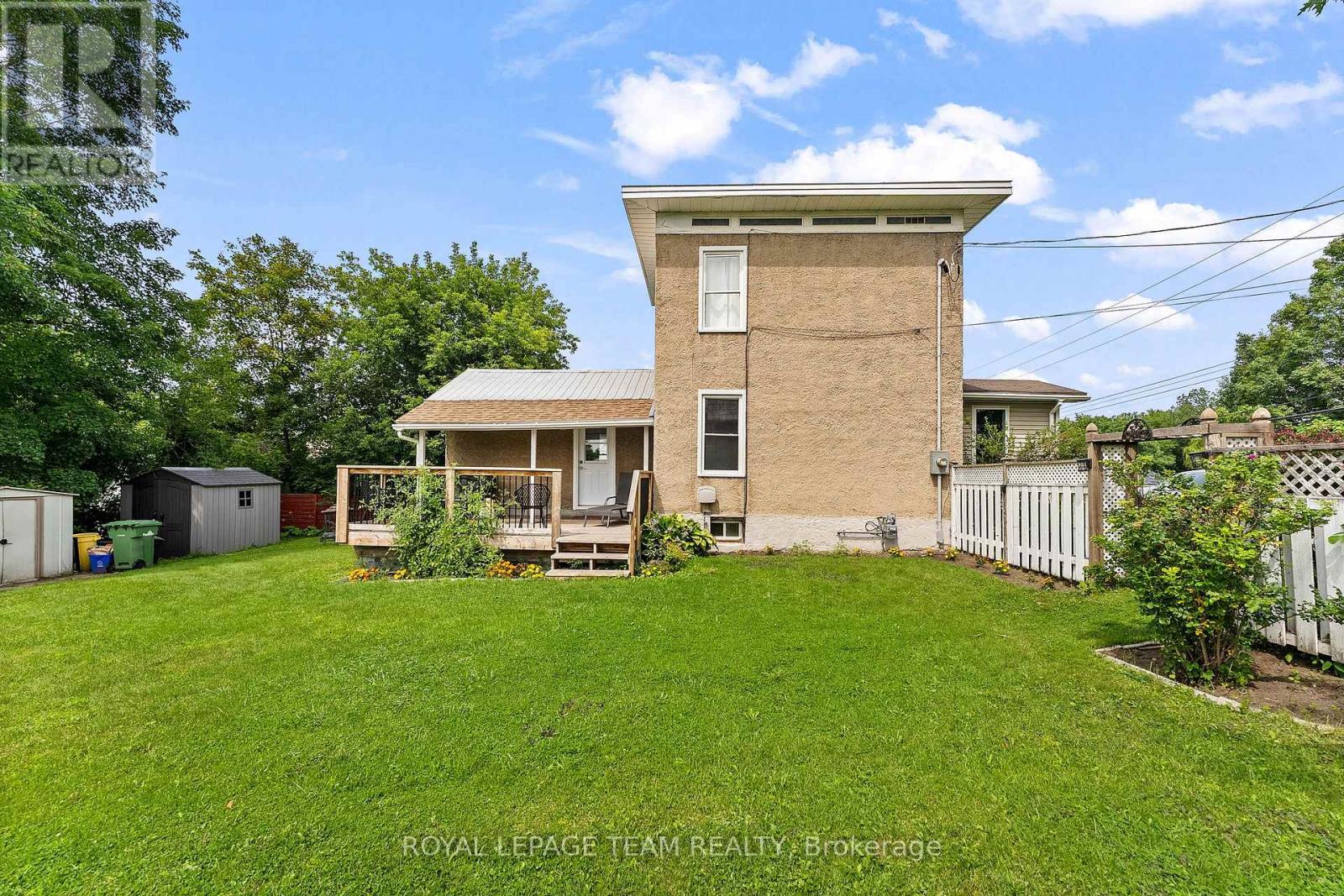 544 MACKAY STREET - 24