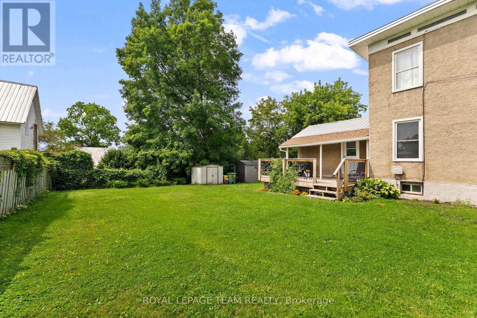 544 MACKAY STREET - 27