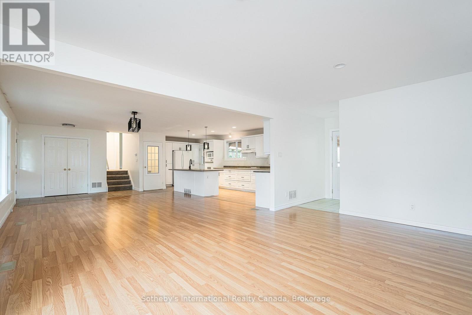 7 WHIPPS COURT - Image 17
