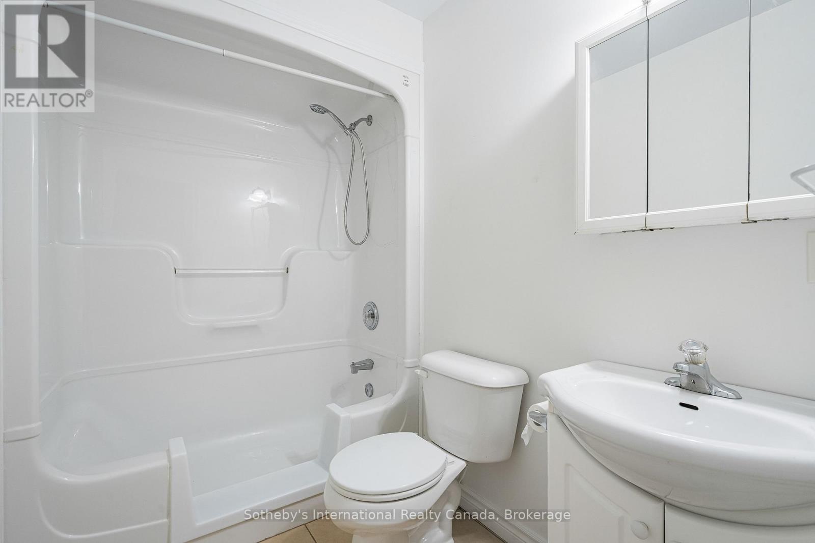 7 WHIPPS COURT - Image 19