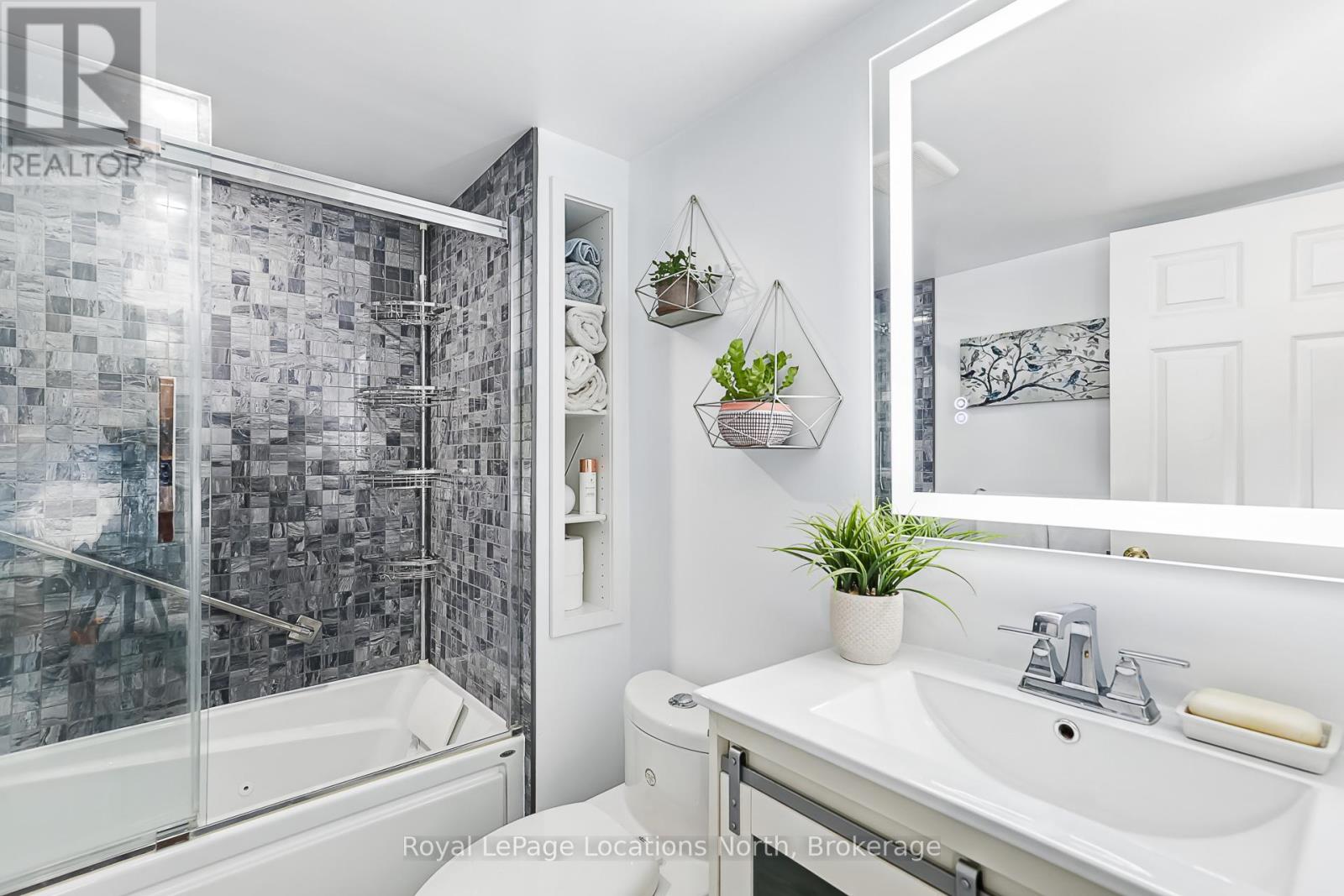 #139 55 TROTT BOULEVARD - Image 13