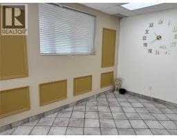 2534 Dougall Avenue Unit# B, Windsor, ON N8X1T6 Photo 12