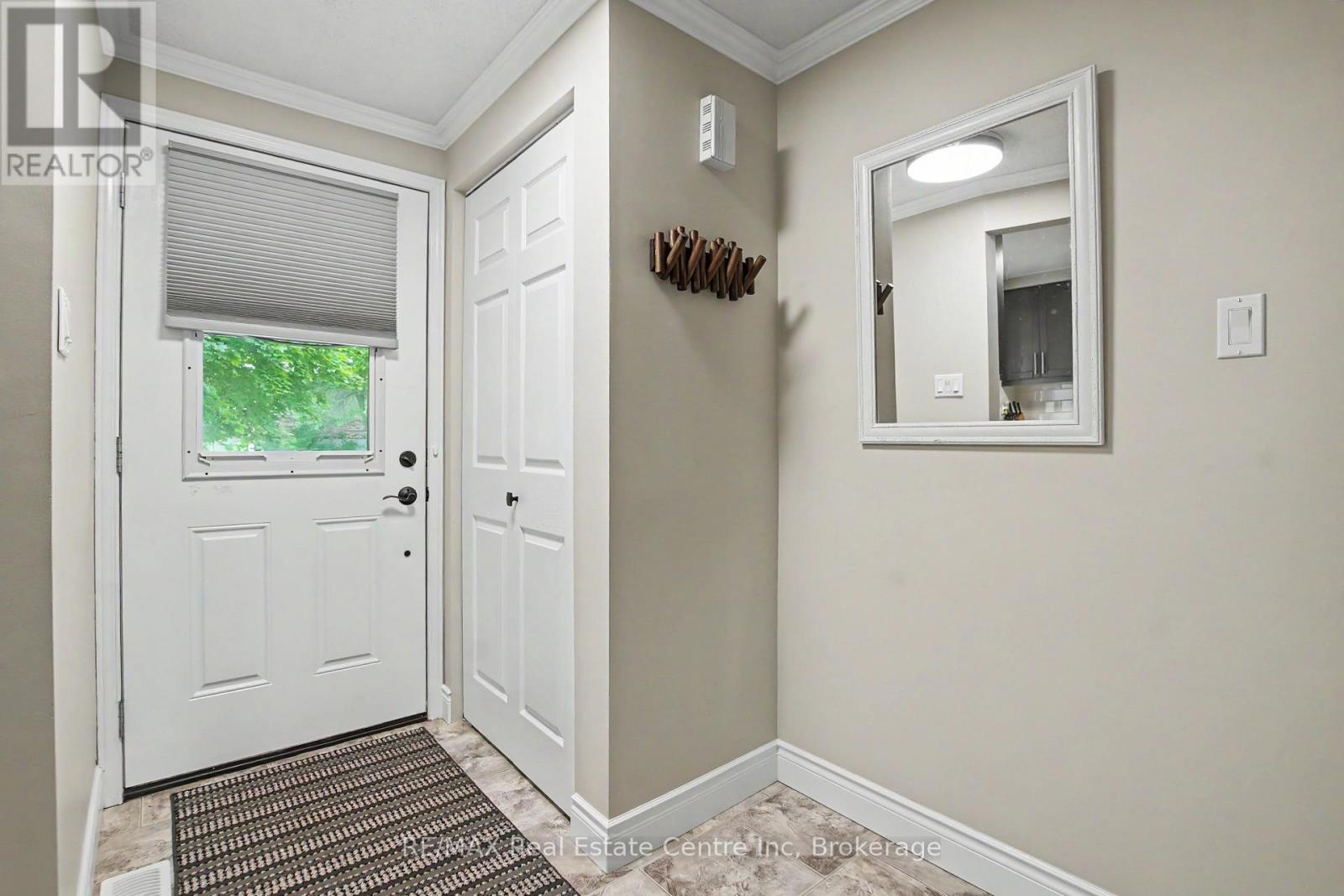 148 CARTER CRESCENT — photo 3