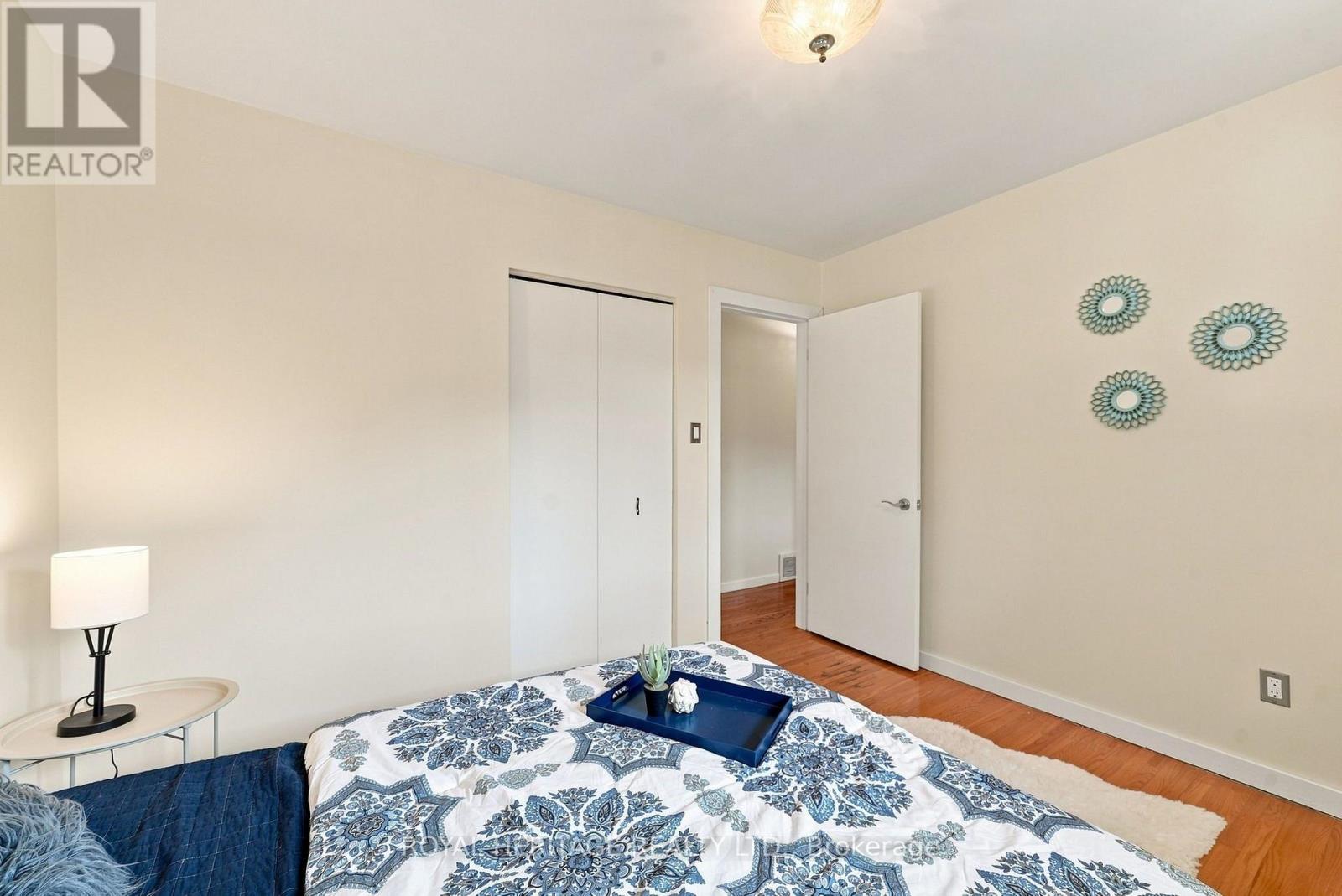 471 ROSSLAND ROAD E - 24