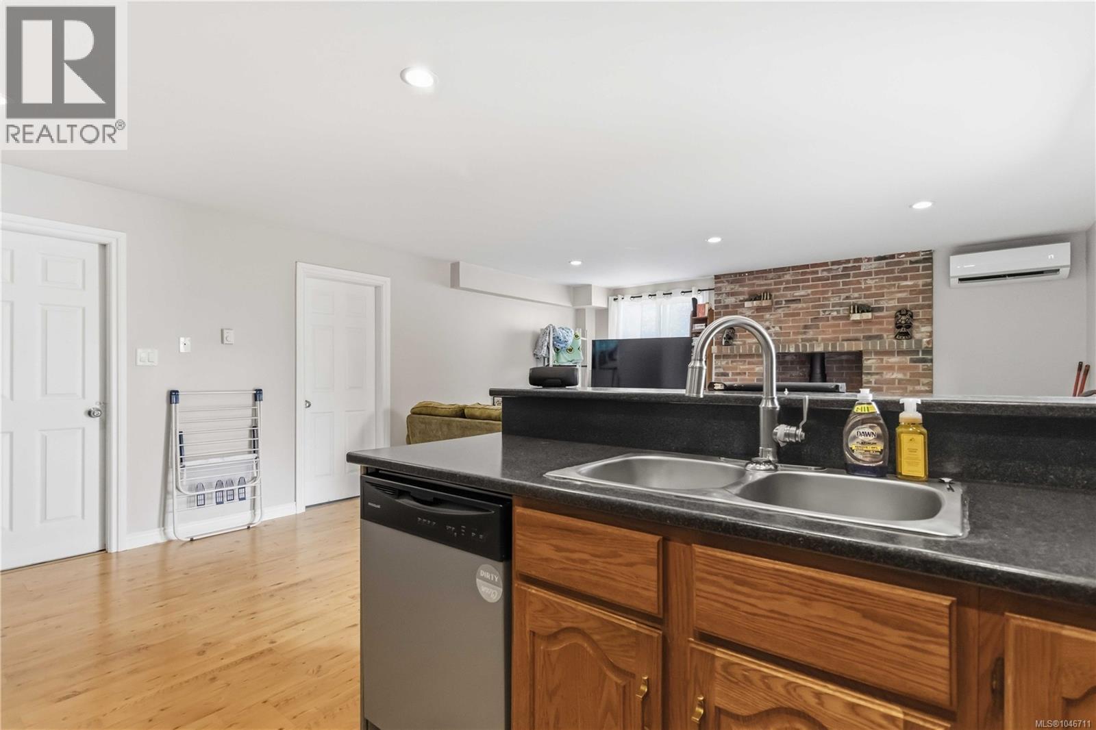 3389 Mary Anne Cres - Image 30