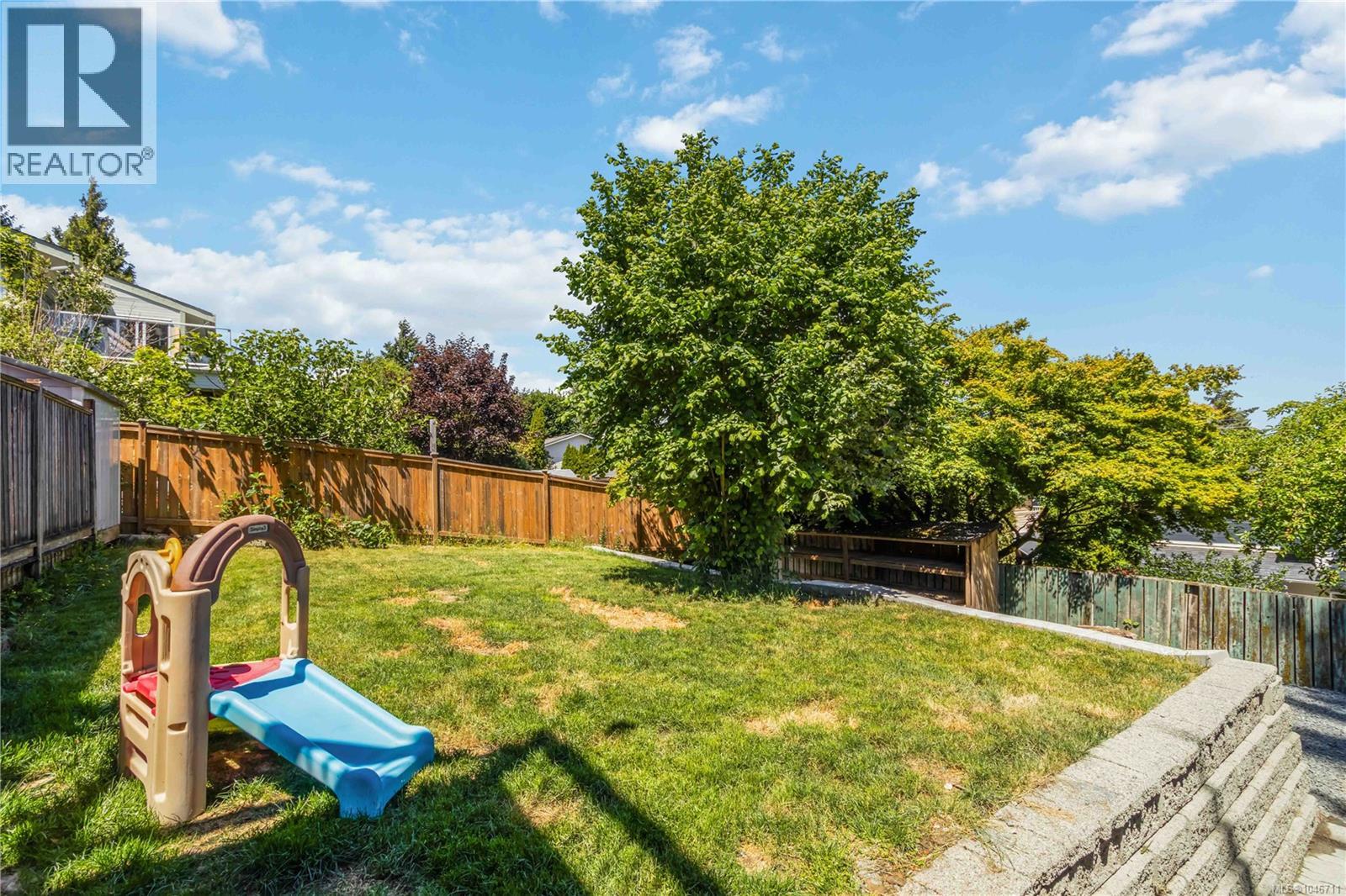 3389 Mary Anne Cres - Image 44