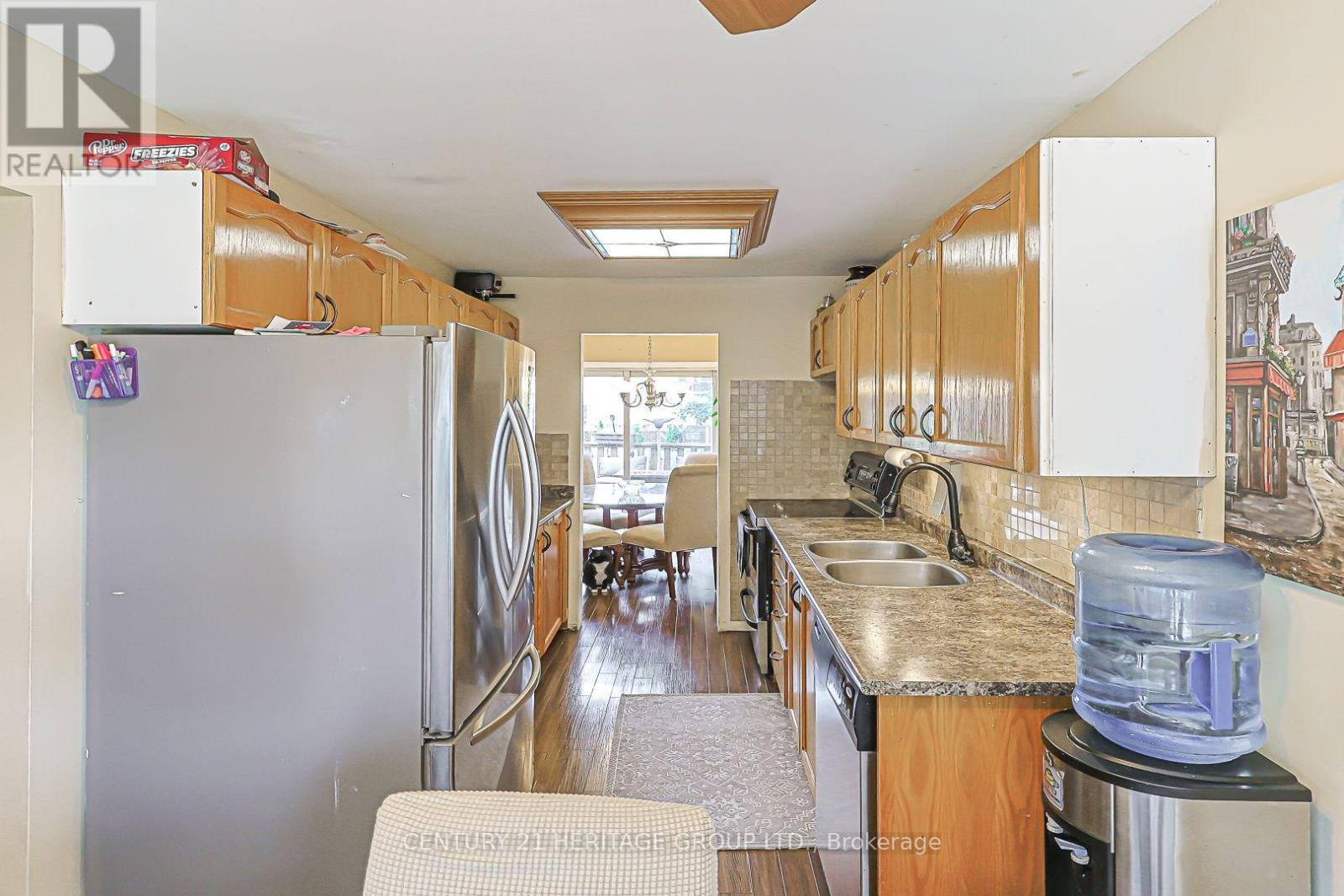 143 THOMS CRESCENT - 14