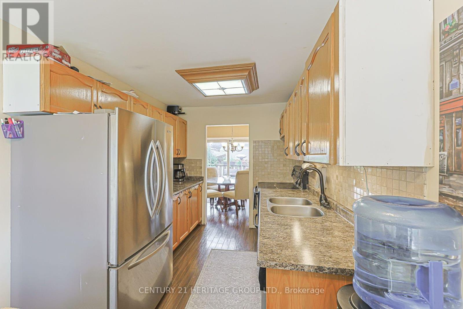 143 THOMS CRESCENT - 16