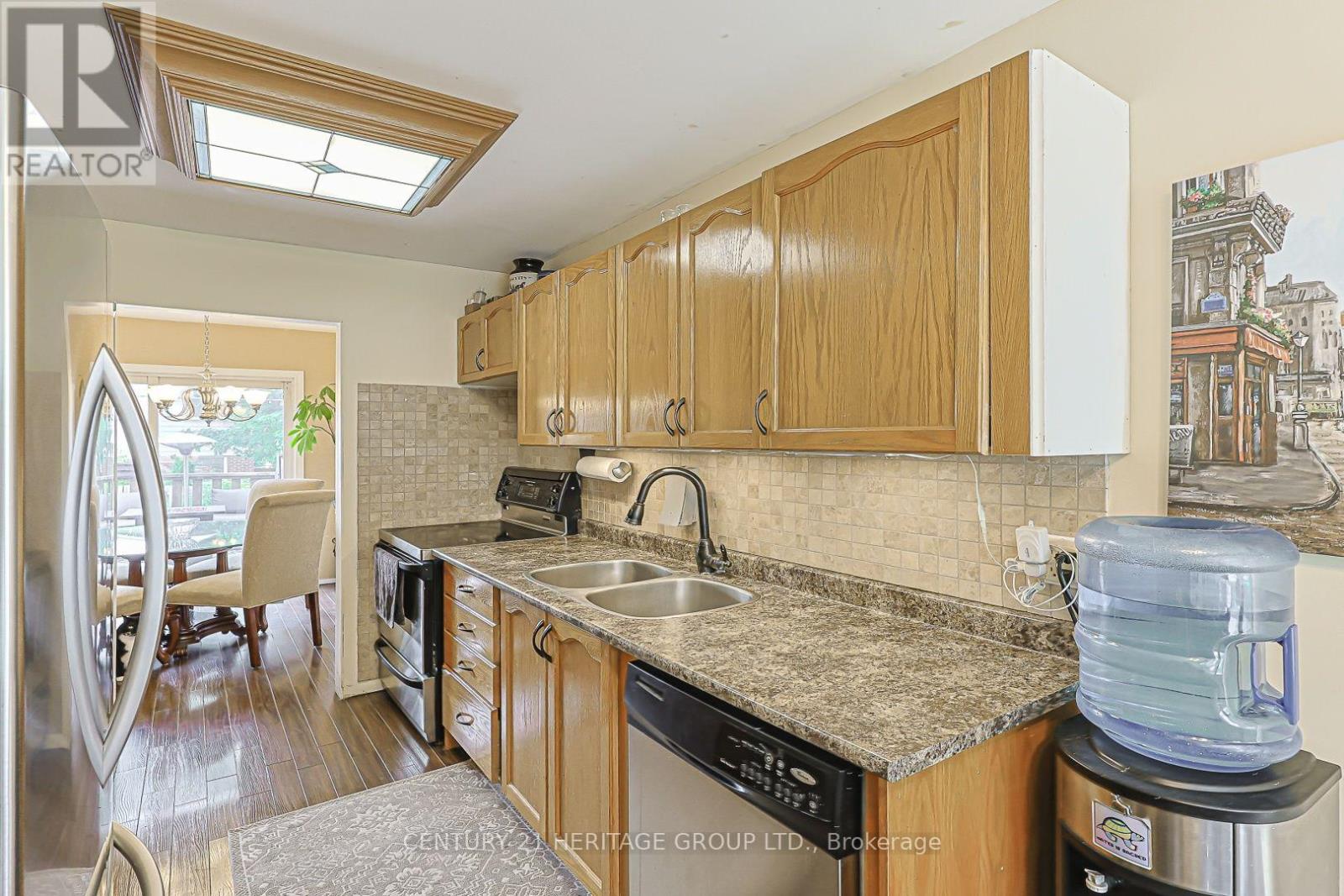 143 THOMS CRESCENT - 17
