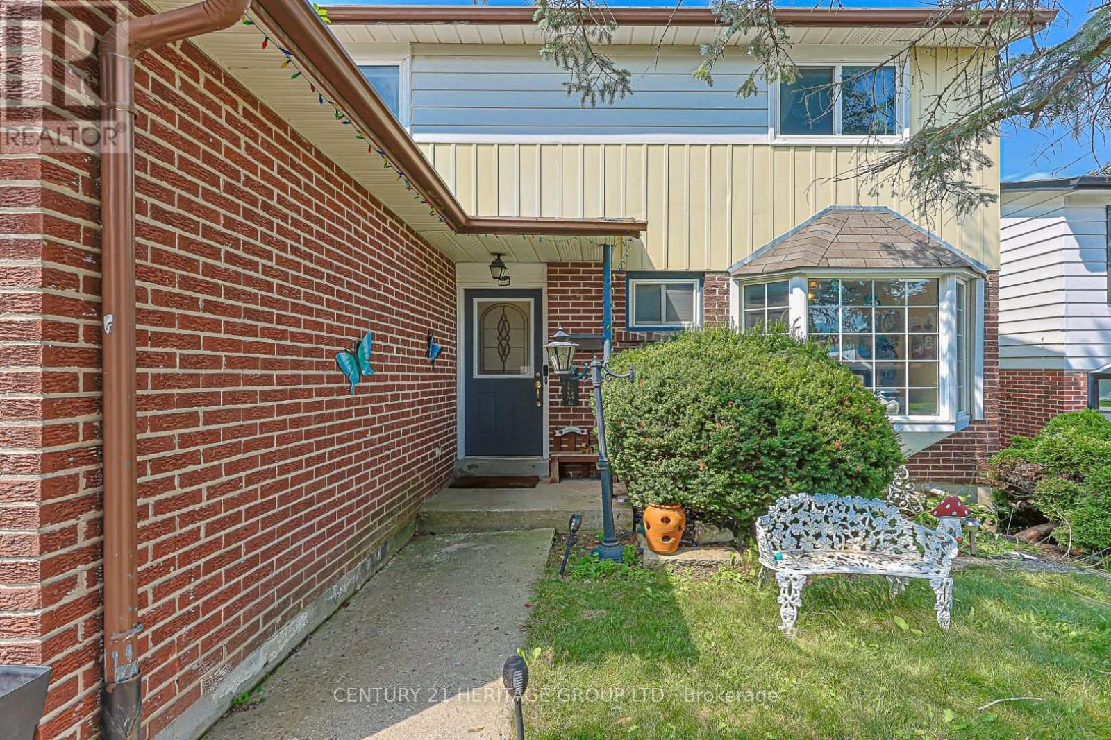 143 THOMS CRESCENT - 3