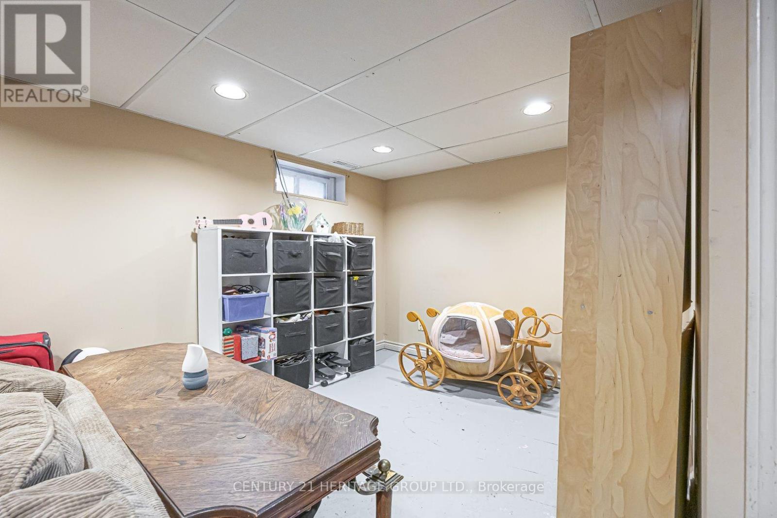 143 THOMS CRESCENT - 38