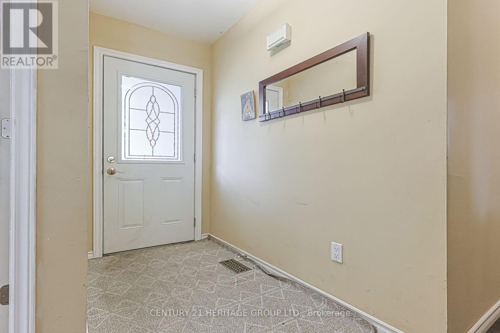 143 THOMS CRESCENT - 4