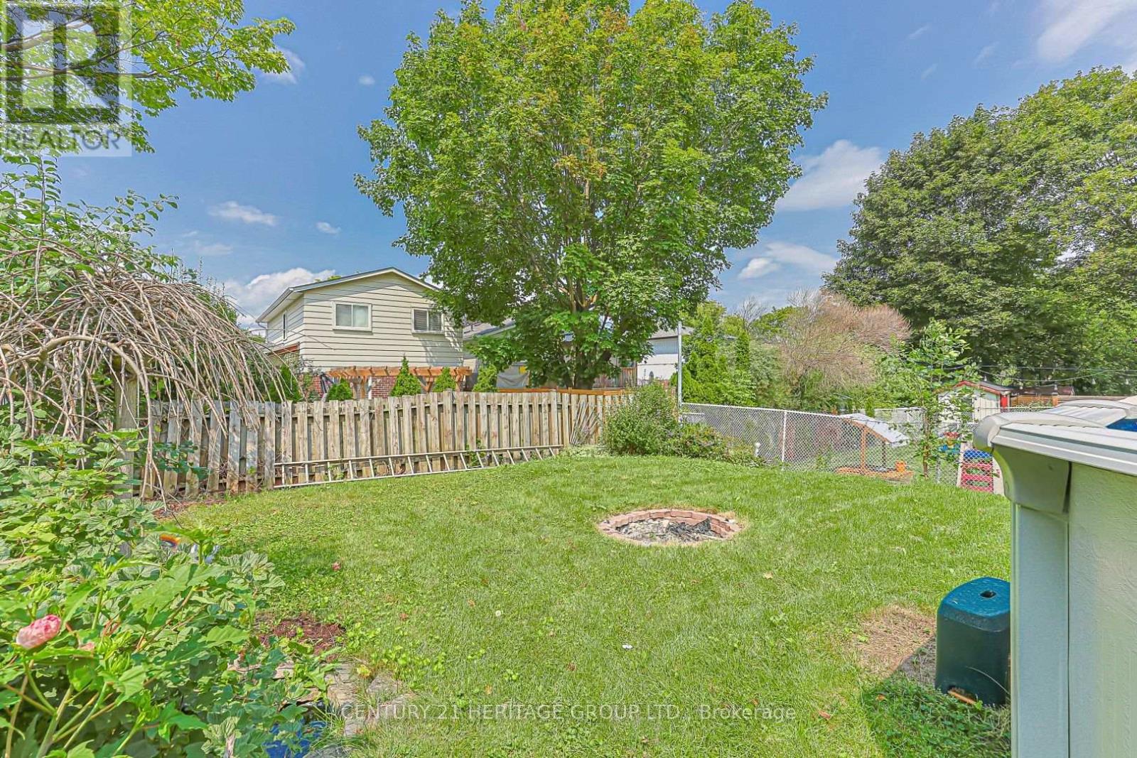 143 THOMS CRESCENT - 45