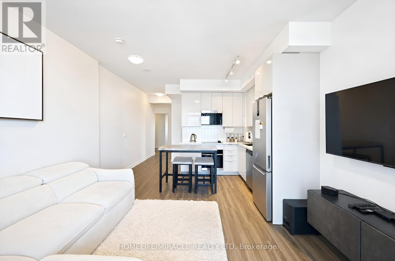 #813 10 ABEJA STREET - 4